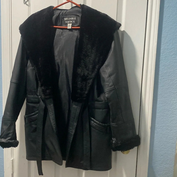 Reliable Source Fur-Lined 100% Leather Coat Size M - Picture 1 of 14